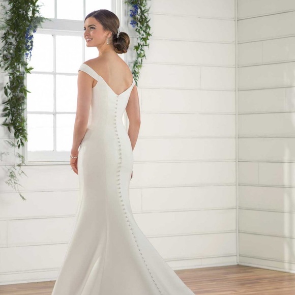 Essence of Australia D2477 never worn bridal gown - Picture 3 of 7